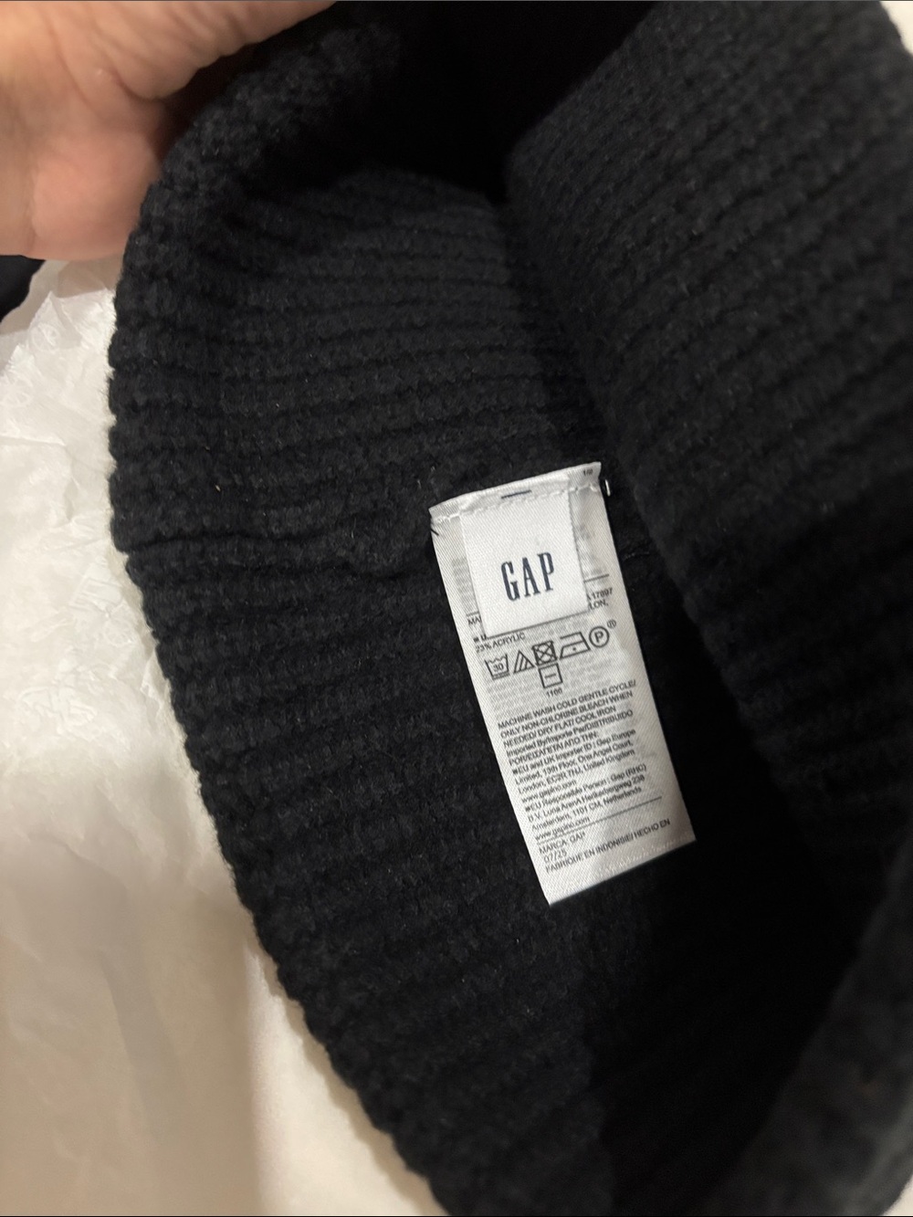 GAP Black Ribbed Knit Cuffed Beanie - Picture 2 of 3